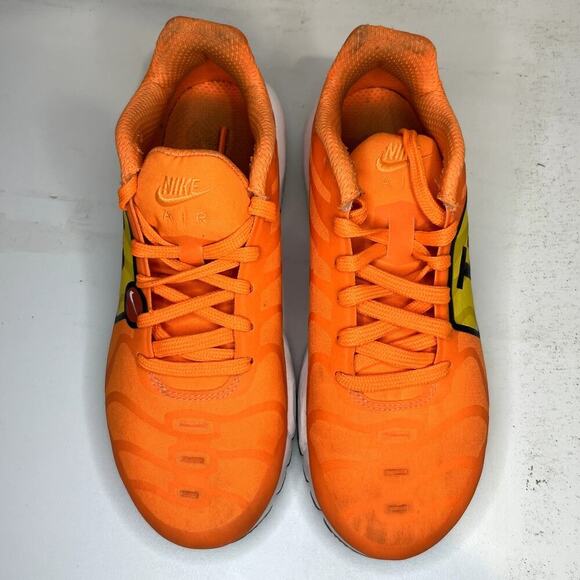 Nike TN Air Max Plus NS GPX Sneakers Youth Size 5.5 Total Orange/Black-White - Picture 4 of 8